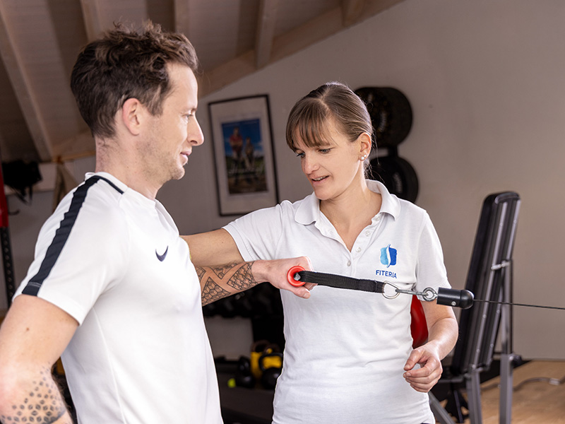 Reha-Training nach Sportverletzung
